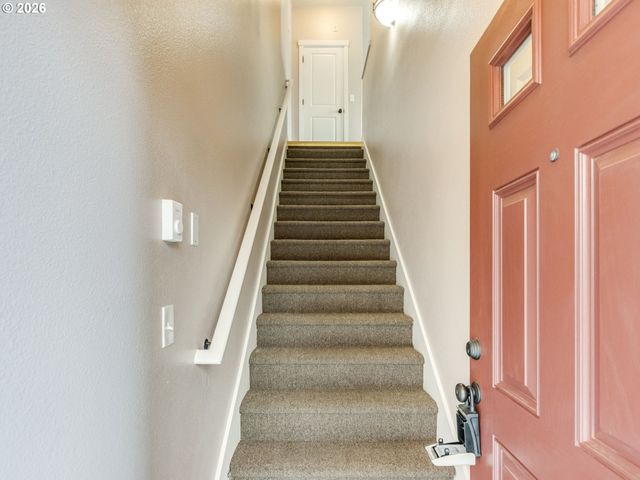 8139 Ne ROCKNE Way, Hillsboro, OR 97006