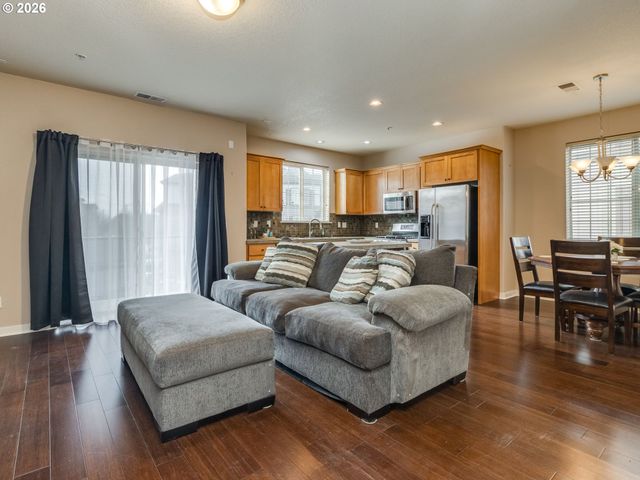 8139 Ne ROCKNE Way, Hillsboro, OR 97006