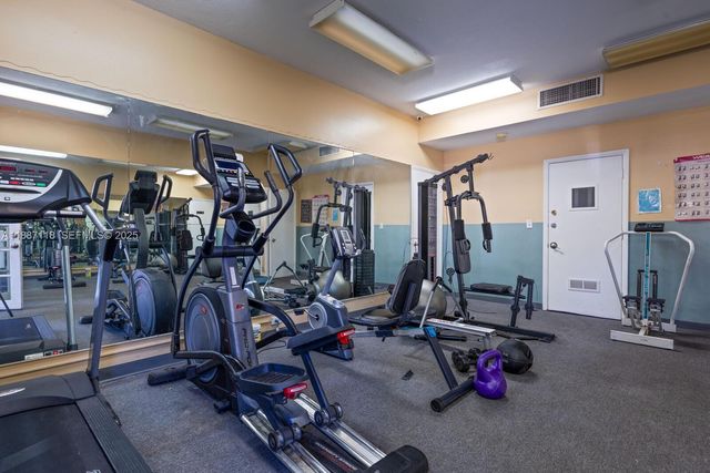 10816 N Kendall Drive R16, Miami, FL 33176