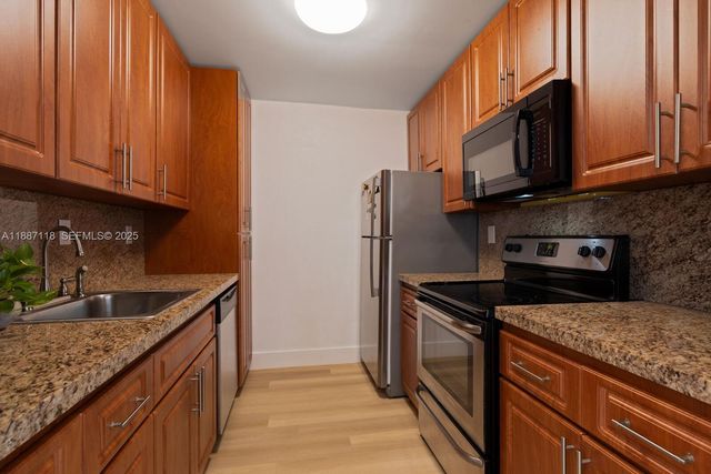 10816 N Kendall Drive R16, Miami, FL 33176