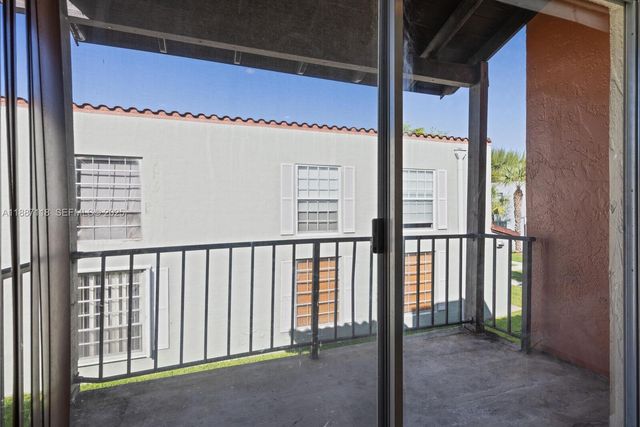 10816 N Kendall Drive R16, Miami, FL 33176