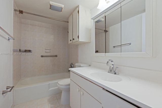 10816 N Kendall Drive R16, Miami, FL 33176