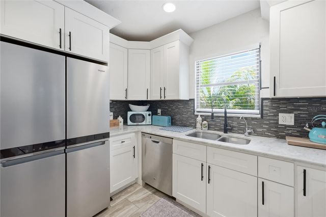 4925 REMINGTON DRIVE, Sarasota, FL 34234