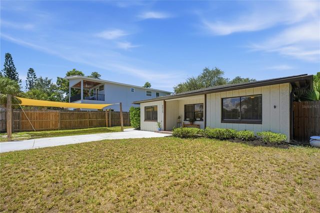 4925 REMINGTON DRIVE, Sarasota, FL 34234