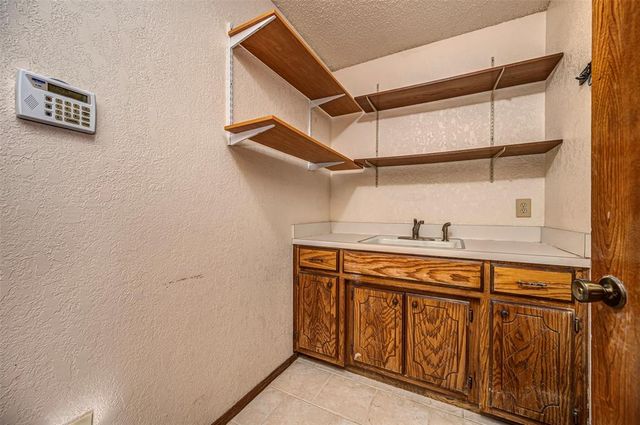 8129 NW 82nd Street, Oklahoma City, OK 73132