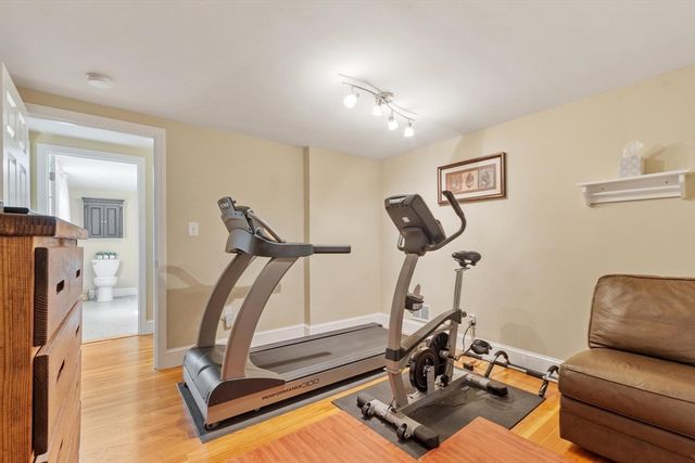 26 Woodlawn Avenue, Chelmsford, MA 01824
