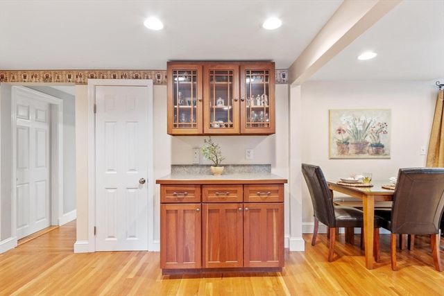 26 Woodlawn Avenue, Chelmsford, MA 01824
