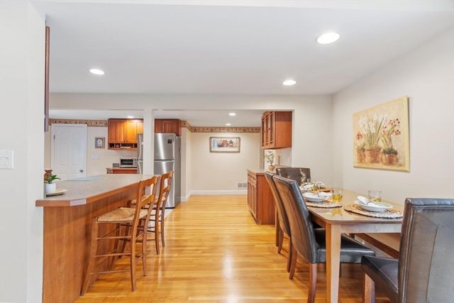 26 Woodlawn Avenue, Chelmsford, MA 01824