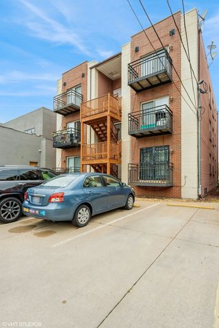 2815 W Howard Street 3E, Chicago, IL 60645