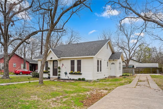 304 Texas Street, Sulphur Springs, TX 75482