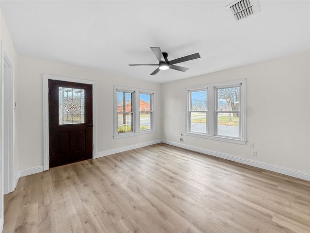 304 Texas Street, Sulphur Springs, TX 75482