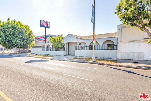 5062 W Washington Boulevard, Los Angeles, CA 90016