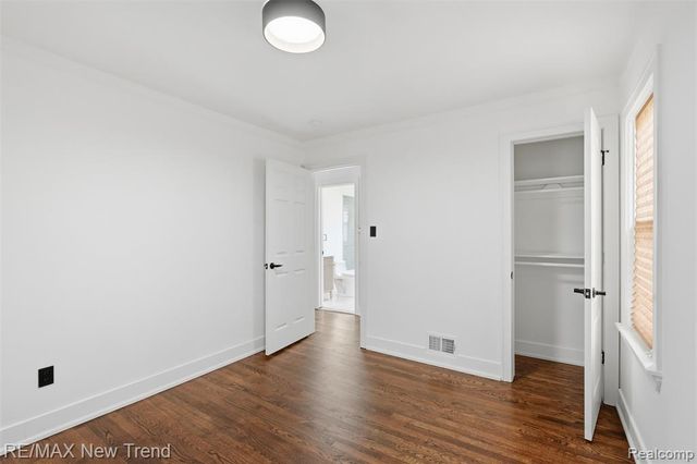 1512 E Maxlow Avenue, Hazel Park, MI 48030