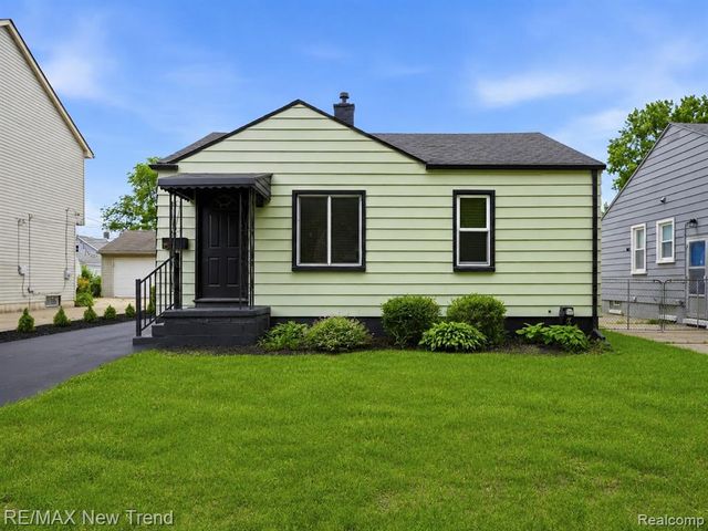 1512 E Maxlow Avenue, Hazel Park, MI 48030