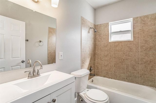 708 E BROAD STREET, Tampa, FL 33604