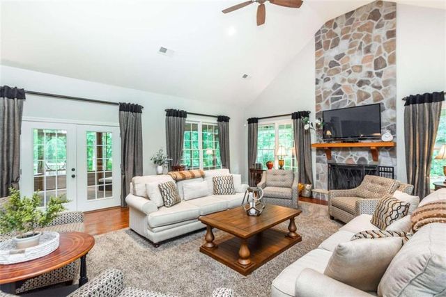 565 Owens Gin Road NE, Calhoun, GA 30701