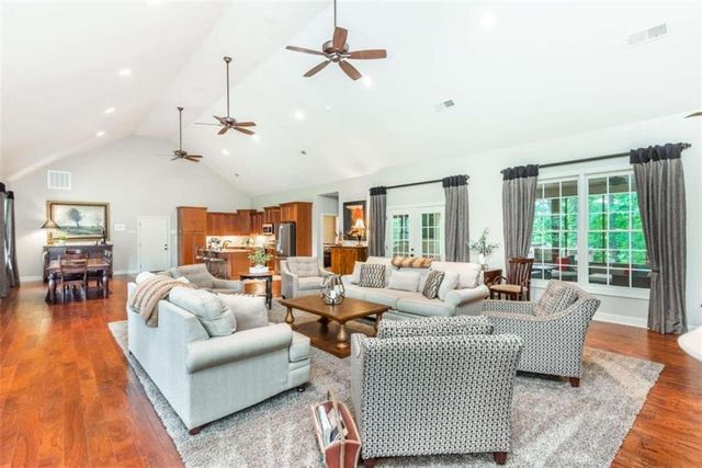 565 Owens Gin Road NE, Calhoun, GA 30701