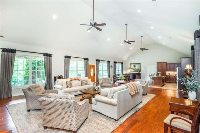 565 Owens Gin Road NE, Calhoun, GA 30701