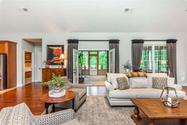 565 Owens Gin Road NE, Calhoun, GA 30701