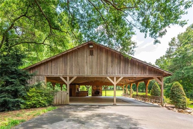 565 Owens Gin Road NE, Calhoun, GA 30701