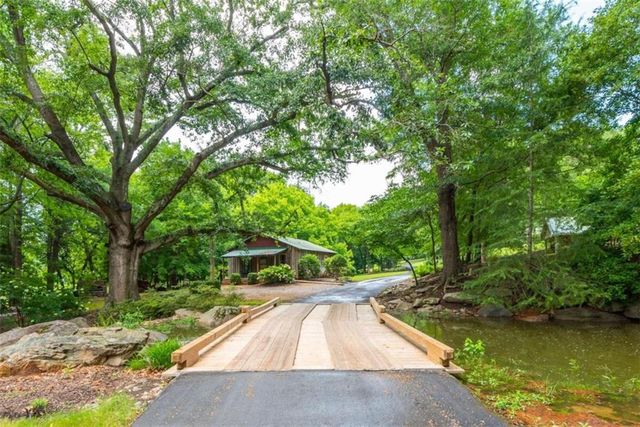 565 Owens Gin Road NE, Calhoun, GA 30701