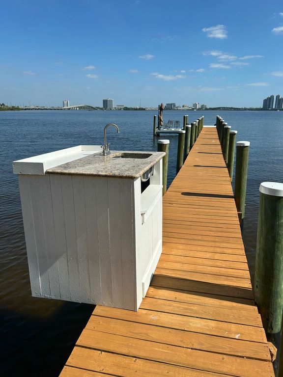 67 W North Shore Avenue, North Fort Myers, FL 33903