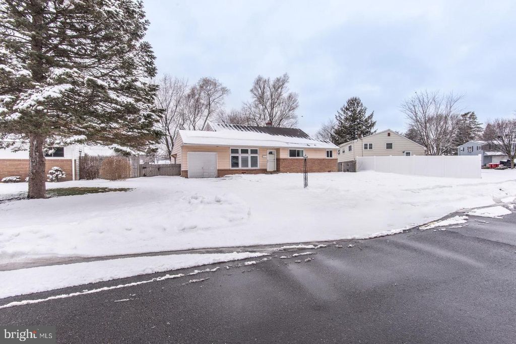 746 SPRUCE RD, Warminster, PA 18974