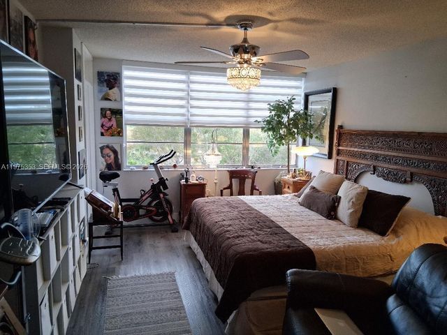1000 St Charles Place 609, Pembroke Pines, FL 33026