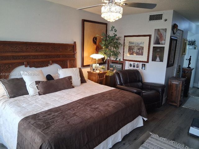 1000 St Charles Place 609, Pembroke Pines, FL 33026