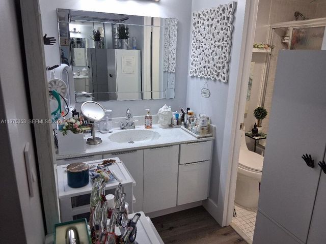 1000 St Charles Place 609, Pembroke Pines, FL 33026
