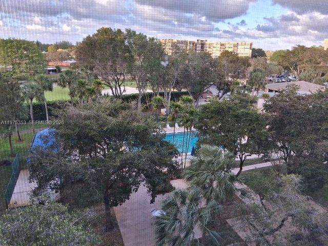 1000 St Charles Place 609, Pembroke Pines, FL 33026