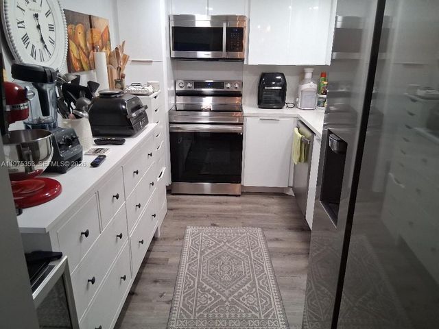 1000 St Charles Place 609, Pembroke Pines, FL 33026