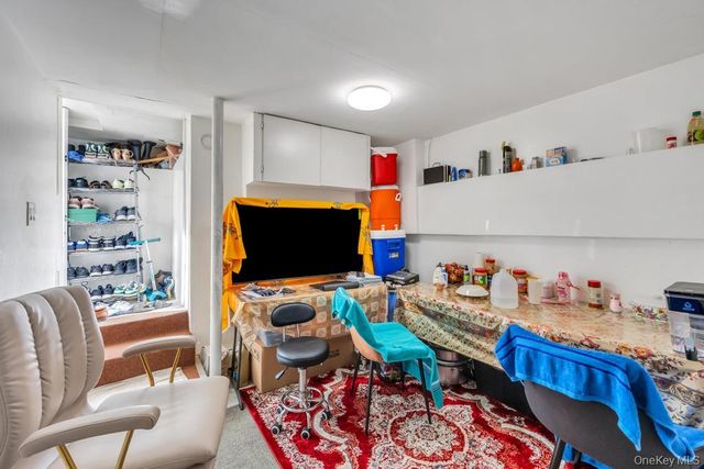 91-13 184th Street, Hollis, NY 11423