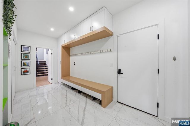 55 Oxford Drive, Tenafly, NJ 07670