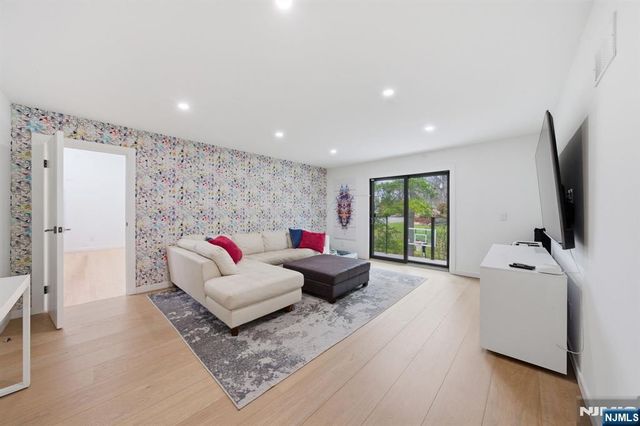 55 Oxford Drive, Tenafly, NJ 07670