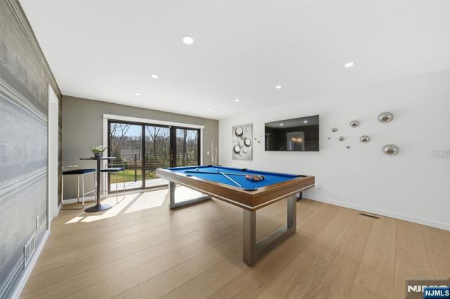 55 Oxford Drive, Tenafly, NJ 07670