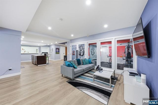 55 Oxford Drive, Tenafly, NJ 07670