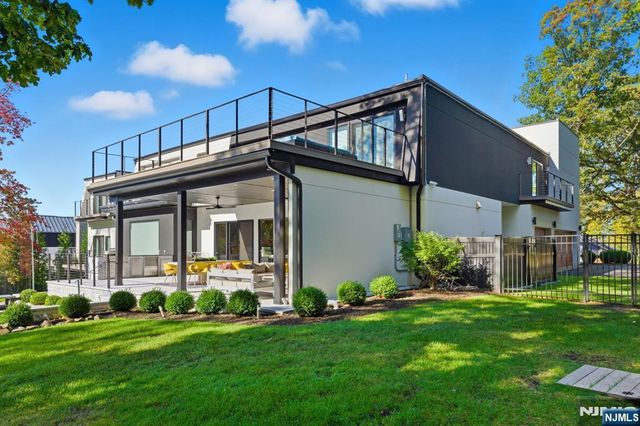 55 Oxford Drive, Tenafly, NJ 07670