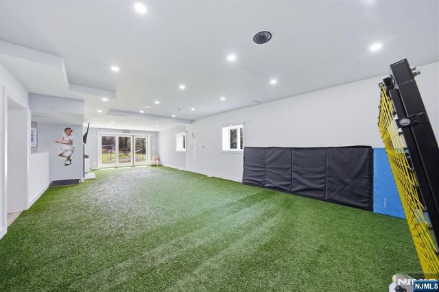 55 Oxford Drive, Tenafly, NJ 07670