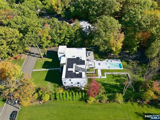 55 Oxford Drive, Tenafly, NJ 07670