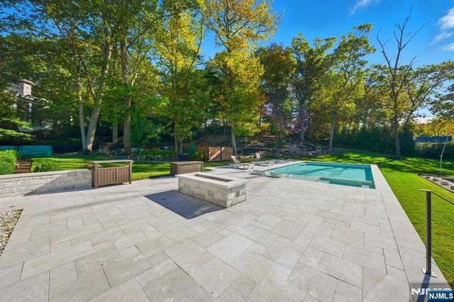 55 Oxford Drive, Tenafly, NJ 07670