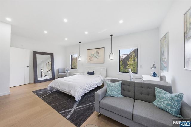 55 Oxford Drive, Tenafly, NJ 07670