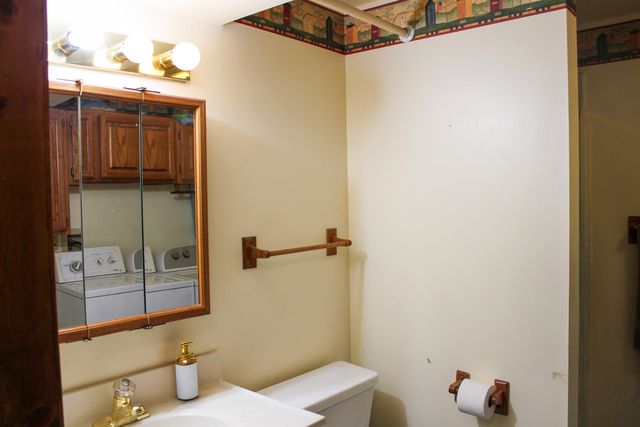 8311 N Greenwood Ct, Spokane, WA 99208