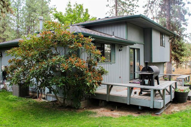 8311 N Greenwood Ct, Spokane, WA 99208