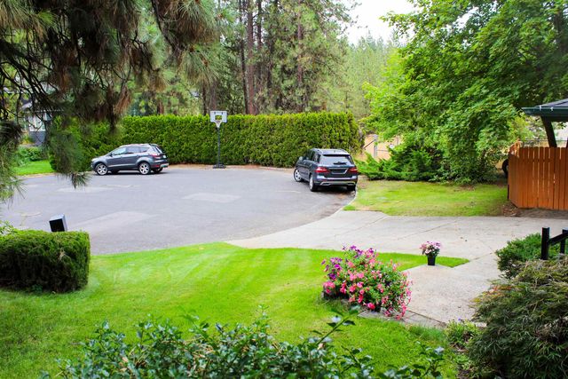 8311 N Greenwood Ct, Spokane, WA 99208