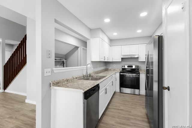 6710 WINDSOR HOLW, San Antonio, TX 78239