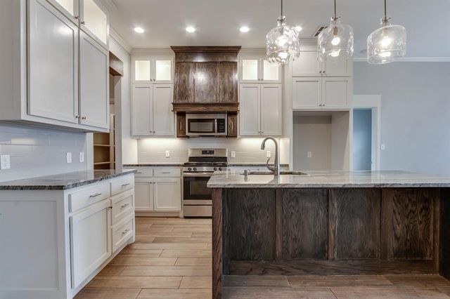 17749 Macarthur Park Road, Edmond, OK 73012