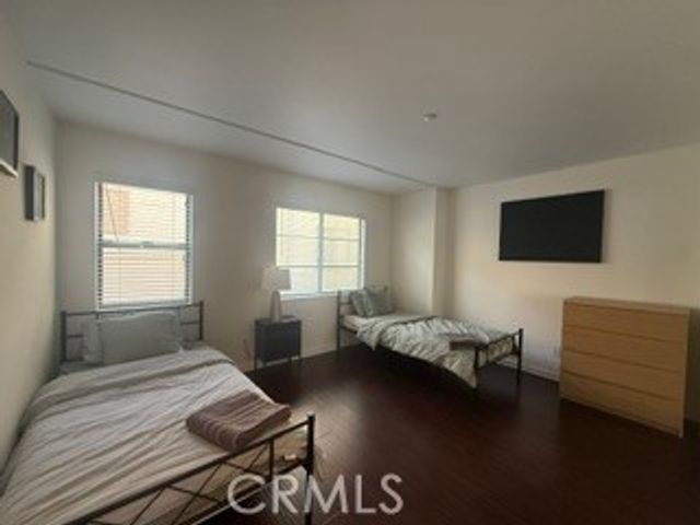 879 Michigan Boulevard B, Pasadena, CA 91107