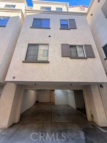 879 Michigan Boulevard B, Pasadena, CA 91107