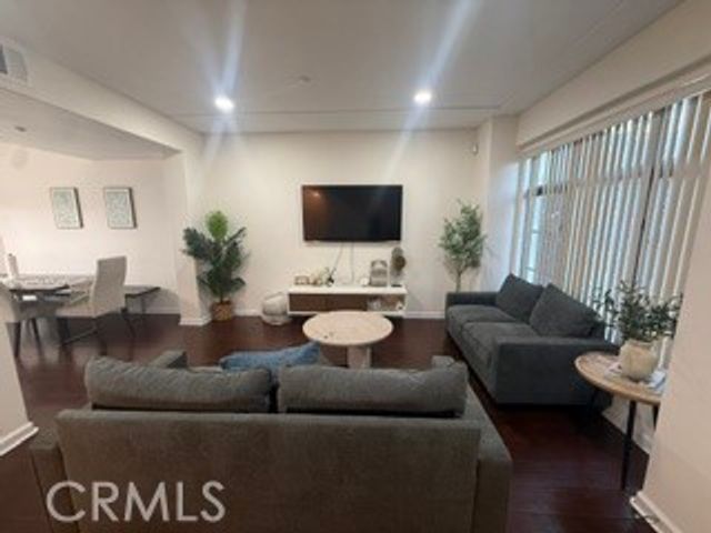 879 Michigan Boulevard B, Pasadena, CA 91107